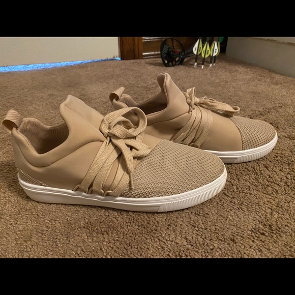 Steve Madden Shoes - Picture 1 of 3